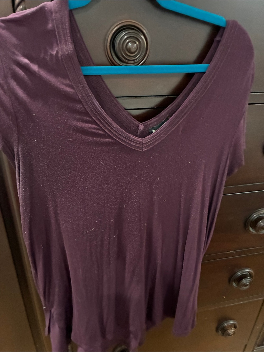 H by bordeaux V-Neck Short Sleeve Tee